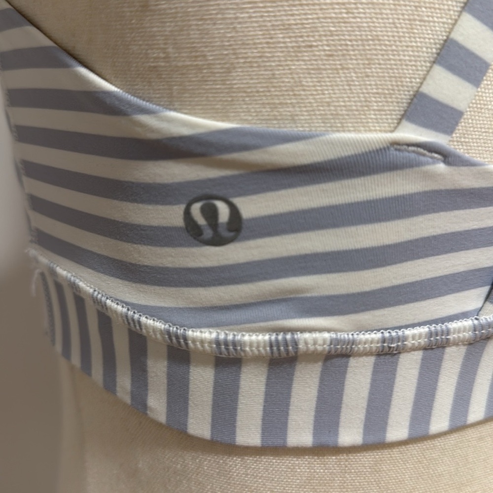 Lululemon Energy Sports Bra - Picture 9 of 11